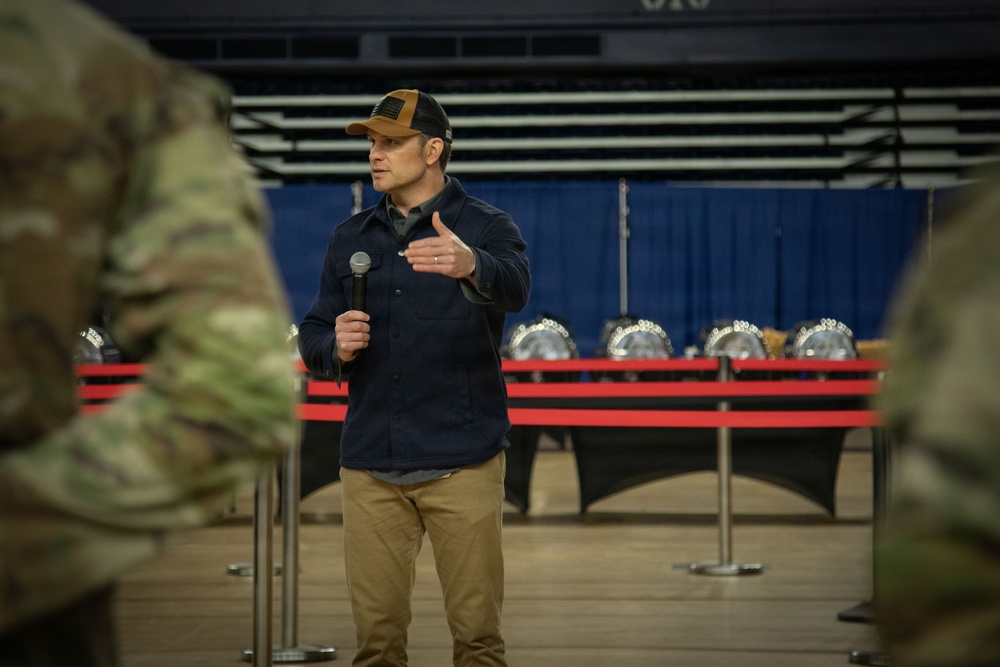 Thanksgiving at the D.C. Armory Brings Together National Guard and Senior Leaders