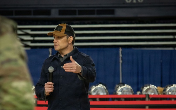 Thanksgiving at the D.C. Armory Brings Together National Guard and Senior Leaders