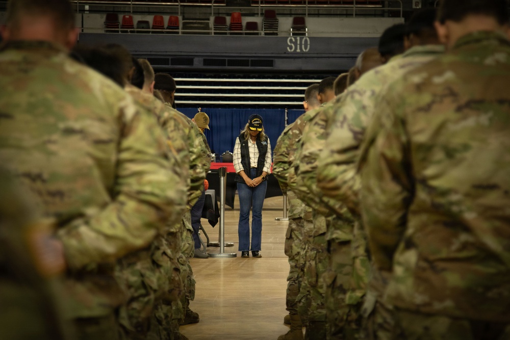 Thanksgiving at the D.C. Armory Brings Together National Guard and Senior Leaders