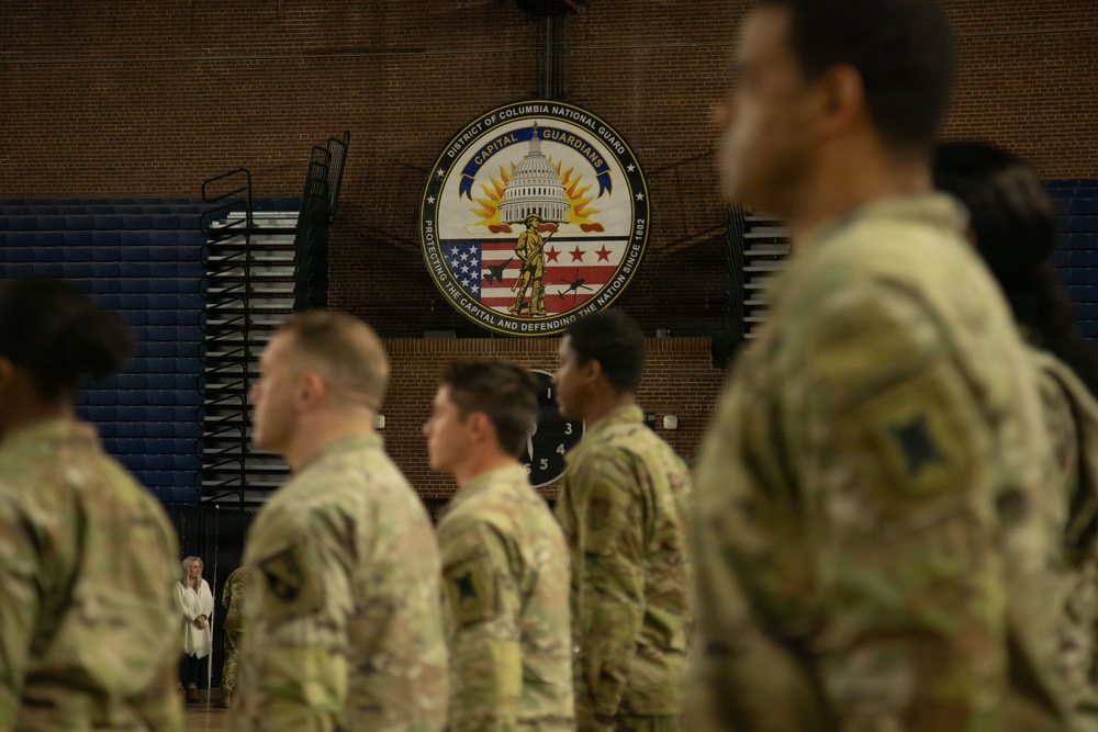 Thanksgiving at the D.C. Armory Brings Together National Guard and Senior Leaders