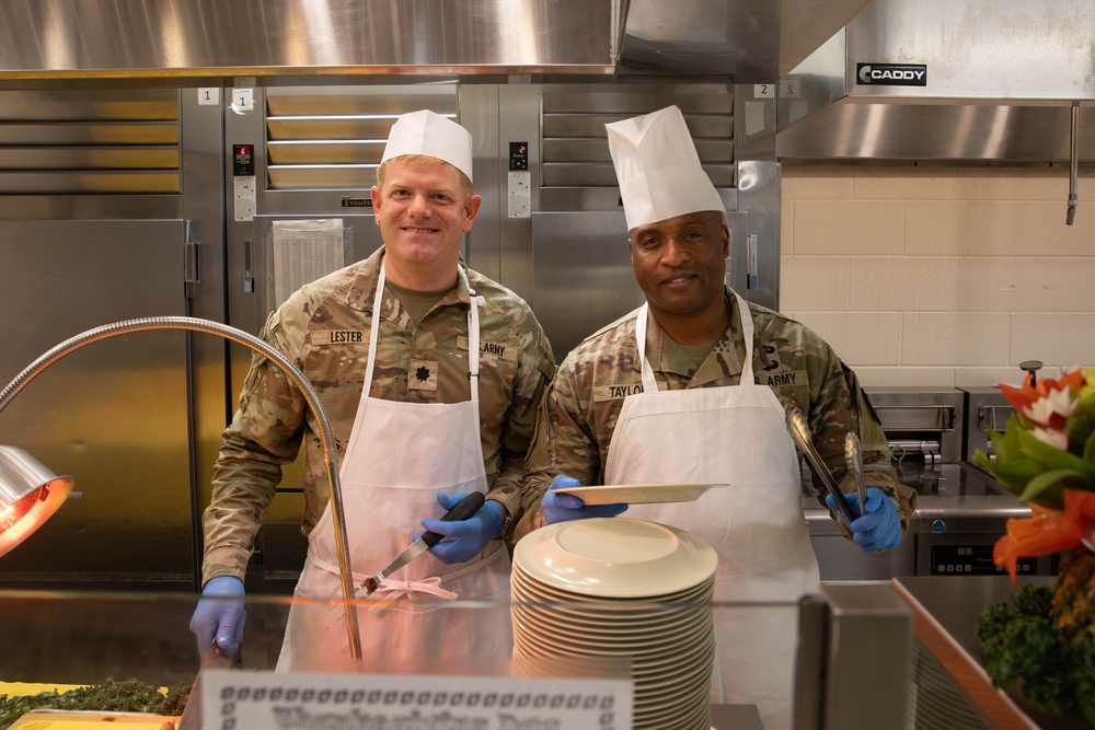 Joint Task Force Southern Guard leadership serves a Thanksgiving meal to service members