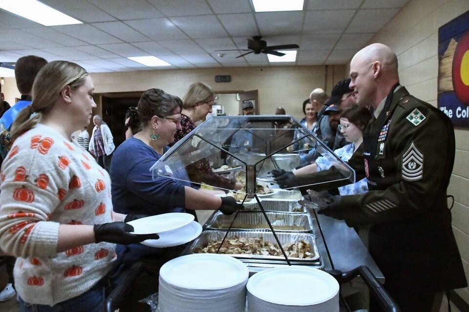 Fort Carson prepares Thanksgiving meals for community