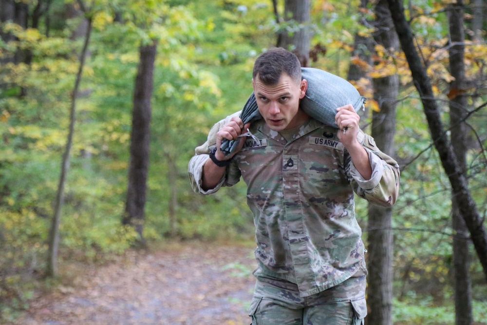 Soldiers selected for international best squad competition