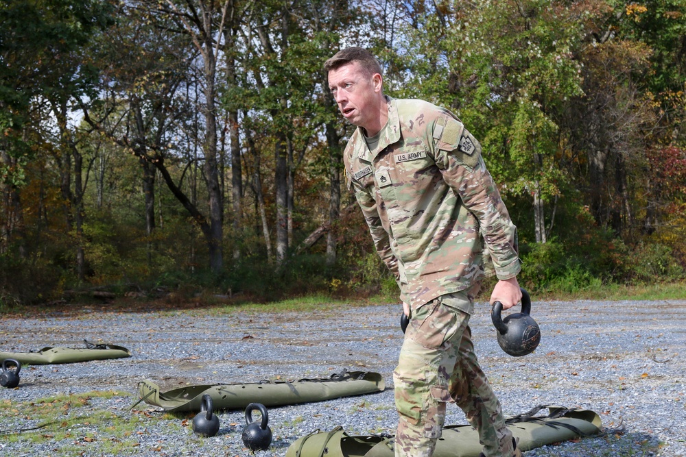 Soldiers selected for international best squad competition