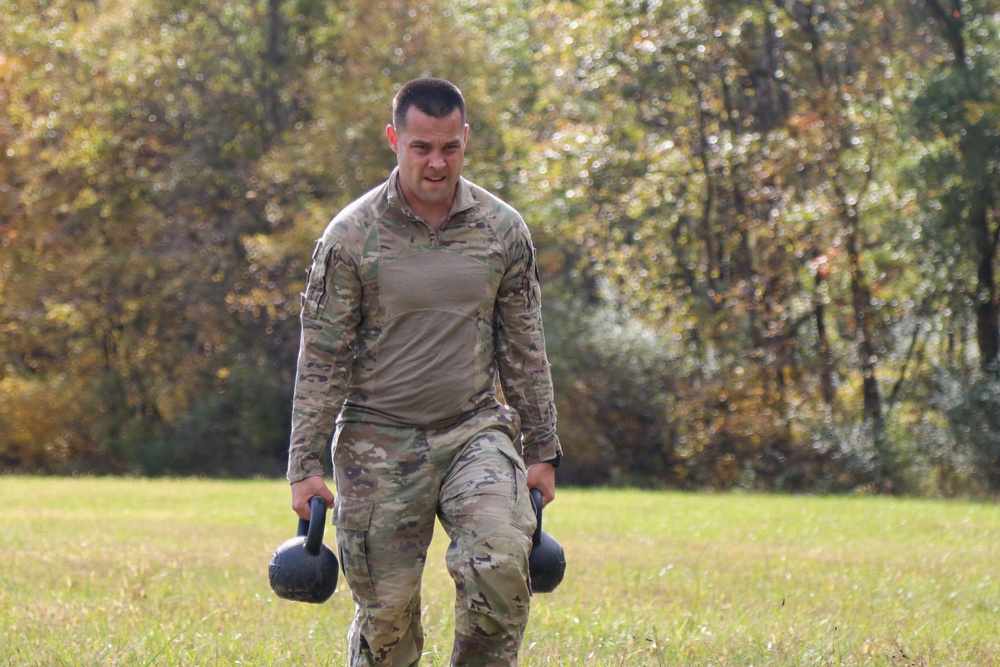 Soldiers selected for international best squad competition