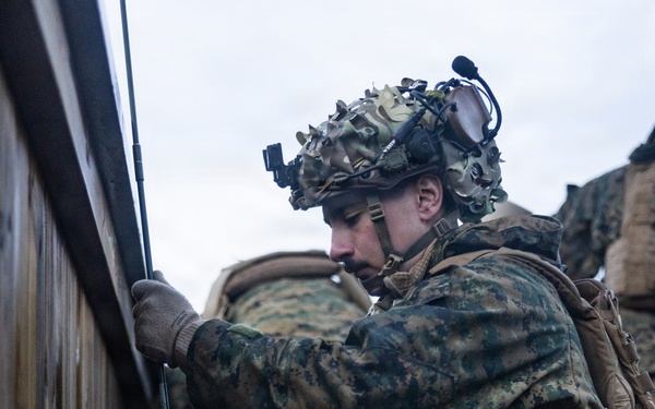U.S. Marines and Finnish JTAC execute sUAS integrated training in Finland