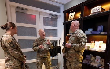 AFCENT Chaplain Visits AFMAO