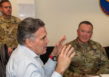 Sen. McCormick visits Pa. National Guard