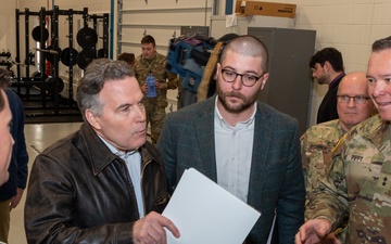 Sen. McCormick visits Pa. National Guard