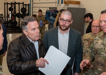 Sen. McCormick visits Pa. National Guard