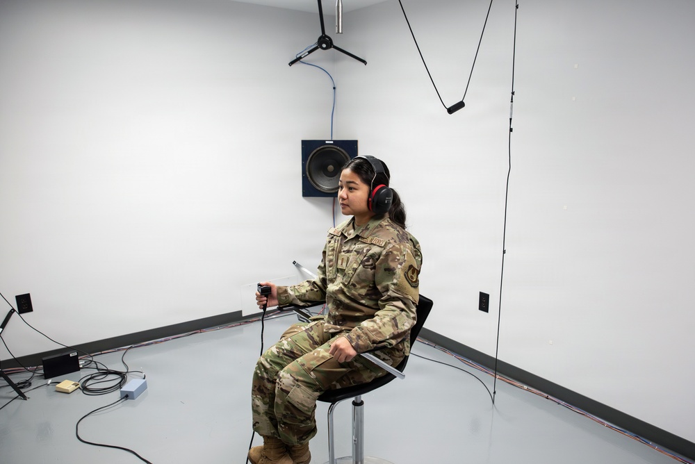 AFRL’s 711 HPW studies impact of noise on performance, hearing health