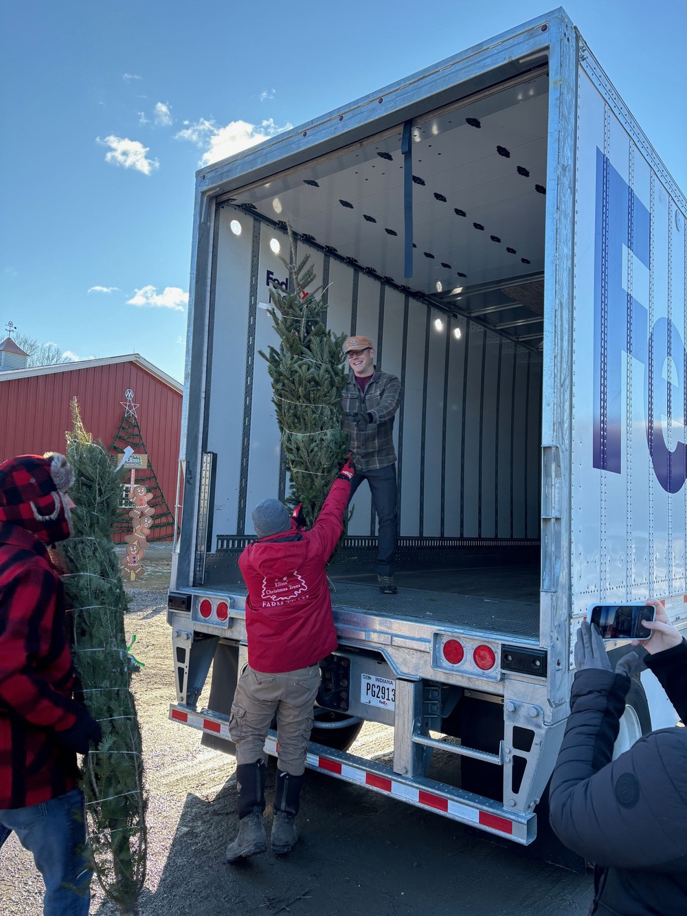 NY National Guard volunteers to give lift to Trees for Troops