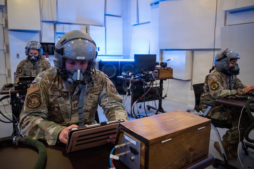 AFRL’s 711 HPW assesses speech intelligibility under realistic aviation conditions