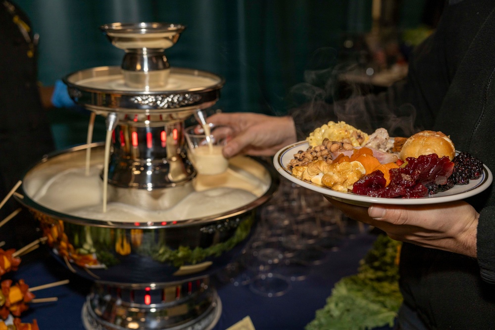 USS Kearsarge Celebrates Thanksgiving