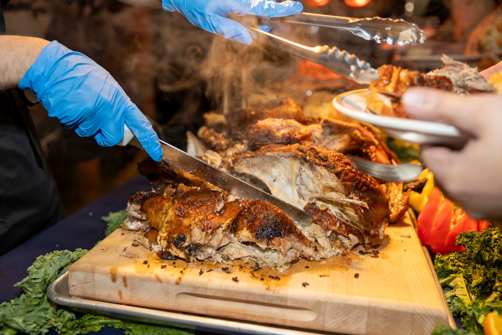 USS Kearsarge Celebrates Thanksgiving