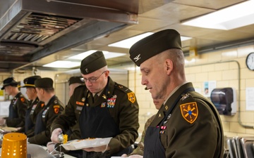Fort Rucker leaders serve Thanksgiving at the DFAC