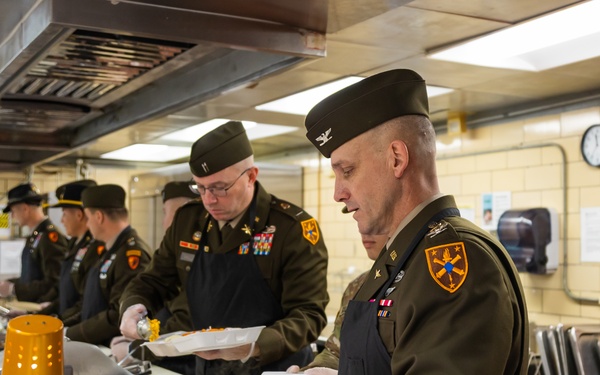 Fort Rucker leaders serve Thanksgiving at the DFAC