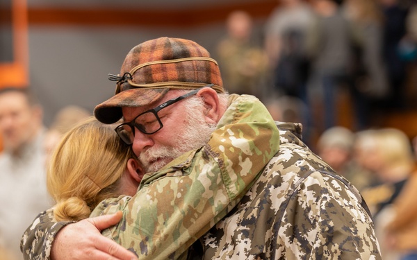 Wisconsin National Guard's 1-121 Field Artillery Regiment Departs for Deployment