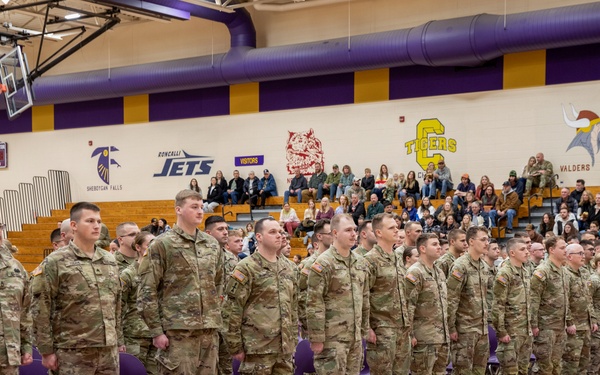 Wisconsin National Guard's 1-121 Field Artillery Regiment Departs for Deployment