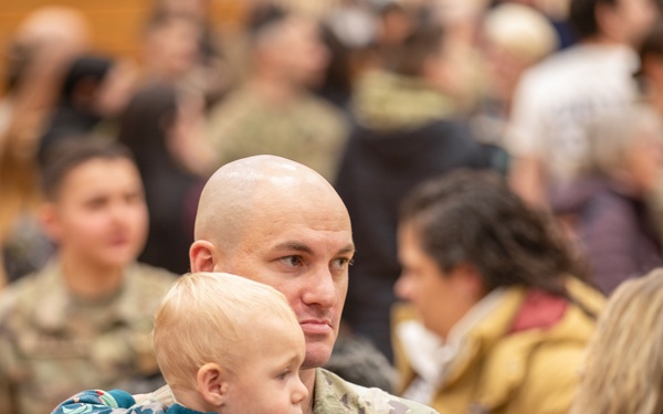 Wisconsin National Guard's 1-121 Field Artillery Regiment Departs for Deployment