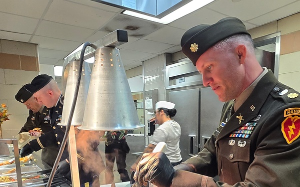 25th Infantry Division Hosts &quot;Best Mess&quot; Thanksgiving Competition