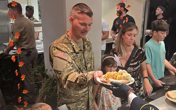 25th Infantry Division Hosts &quot;Best Mess&quot; Thanksgiving Competition