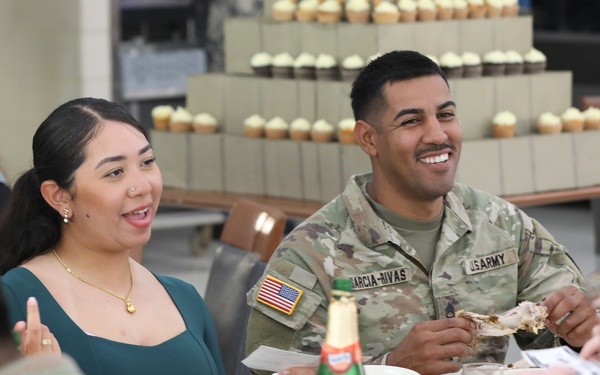 25th Infantry Division Hosts &quot;Best Mess&quot; Thanksgiving Competition
