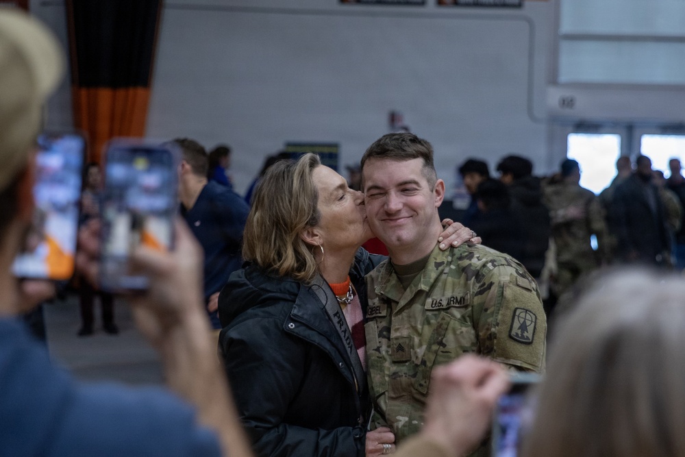 Wisconsin National Guard's 1-121 Field Artillery departs for deployment