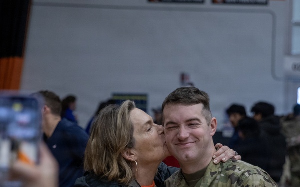 Wisconsin National Guard's 1-121 Field Artillery departs for deployment