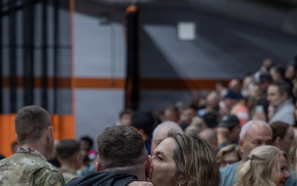 Wisconsin National Guard's 1-121 Field Artillery departs for deployment
