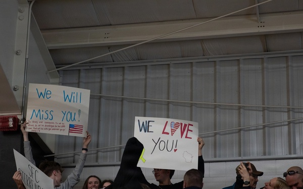 Wisconsin National Guard's 1-121 Field Artillery departs for deployment