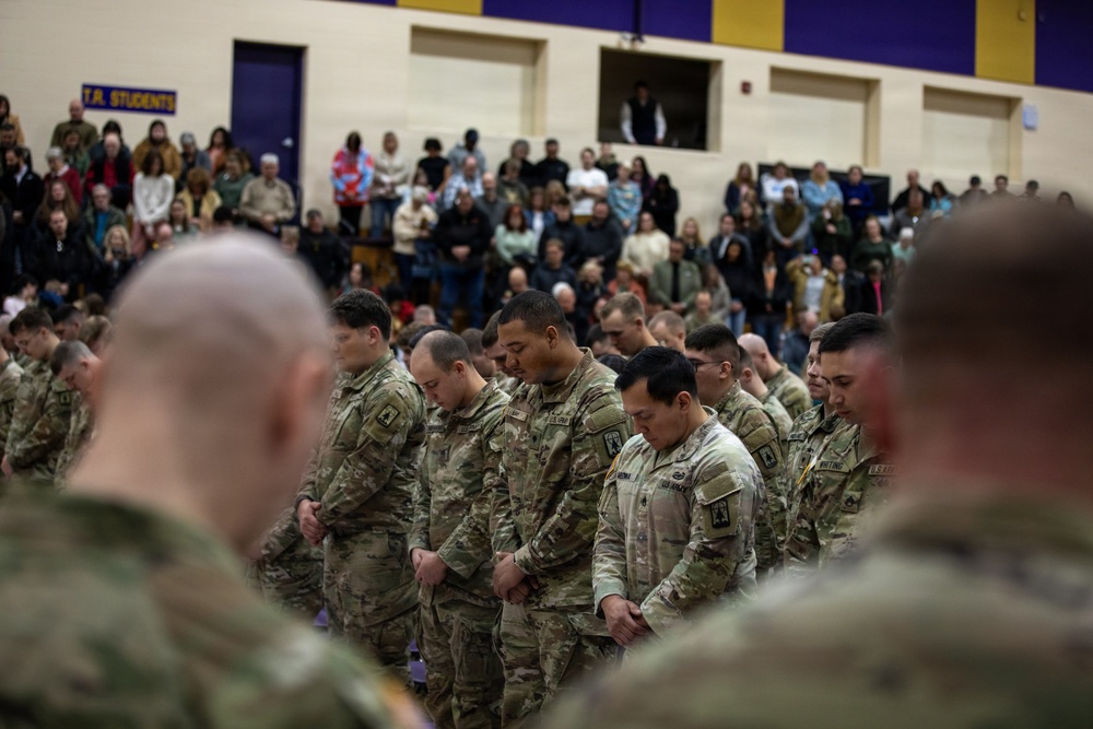 Wisconsin National Guard's 1-121 Field Artillery departs for deployment