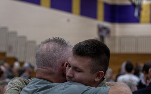 Wisconsin National Guard's 1-121 Field Artillery departs for deployment