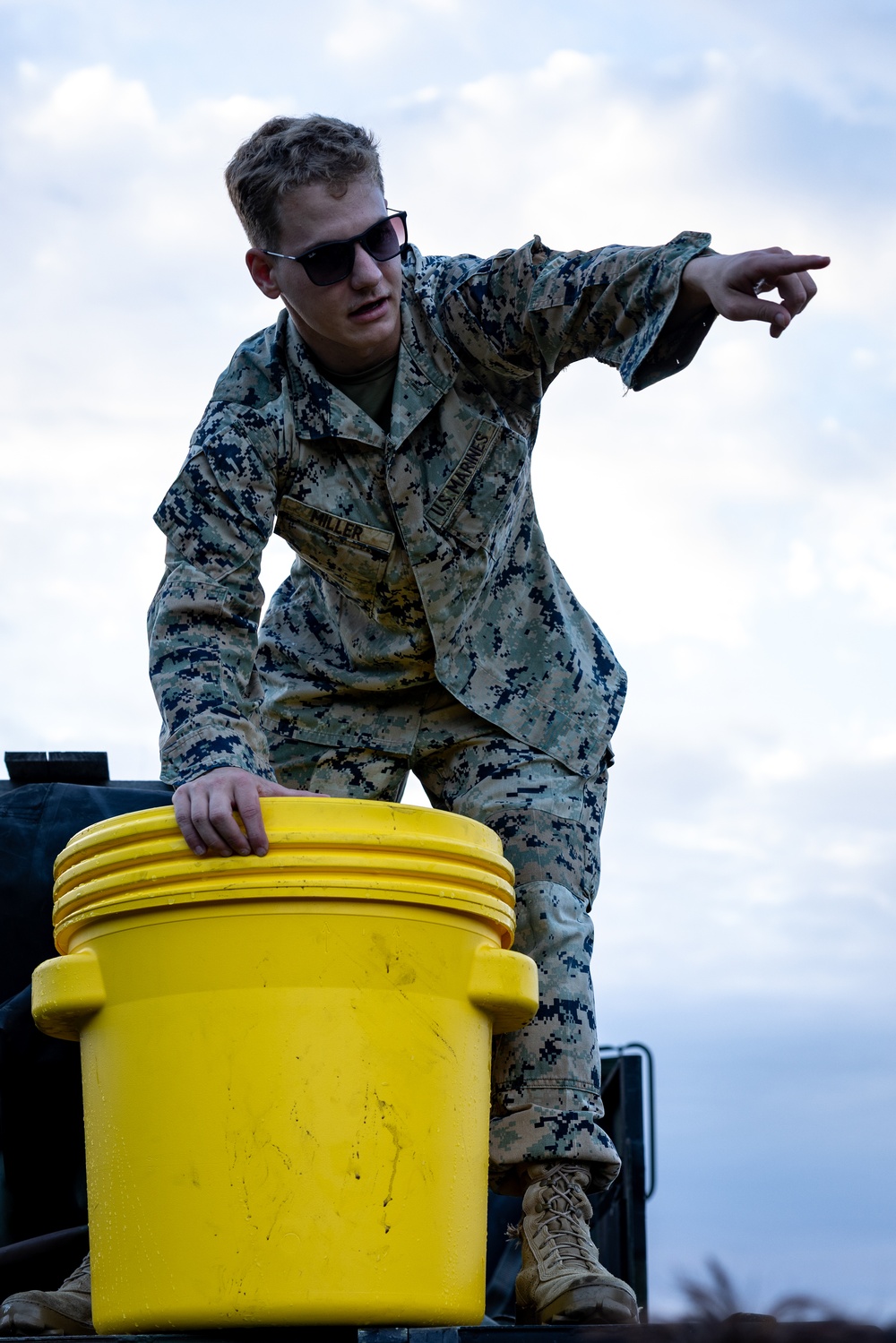 3d Intelligence Battalion conducts meteorological and oceanographic sensor field training at Kin Blue