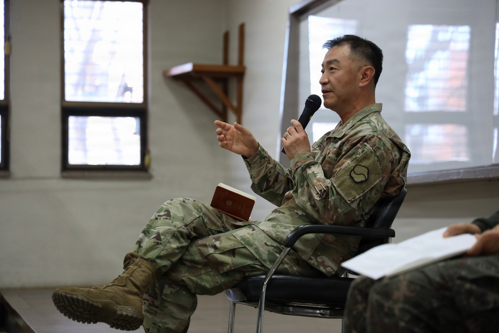 Brig. Gen Pak gives lecture to Yeungnam University ROTC cadets