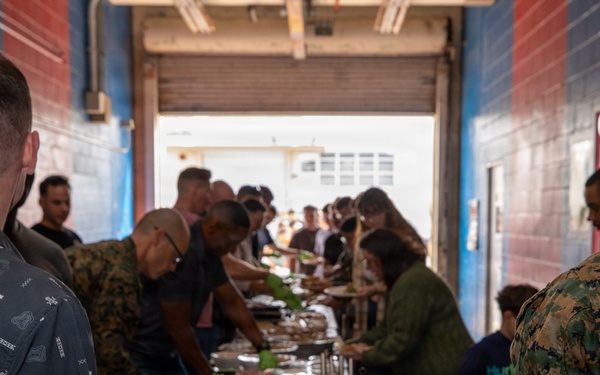 3rd MLG Communications Company Holds Thanksgiving Holiday Party