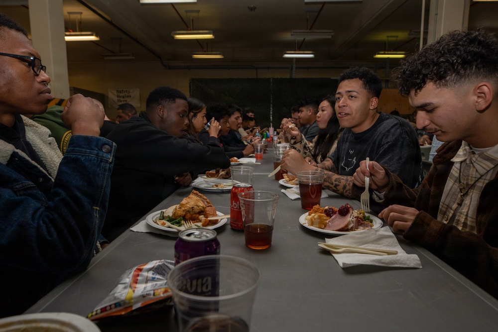 3rd MLG Communications Company Holds Thanksgiving Holiday Party
