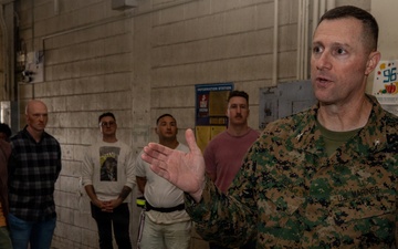 3rd MLG Communications Company Holds Thanksgiving Holiday Party