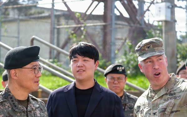 ROKA Ground Operations Command Commanding General Joo visits 501st Military Intelligence Brigade