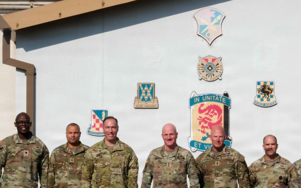 The Eighth Army Commanding General Lieutenant General Hilbert visits 501st Military Intelligence Brigade