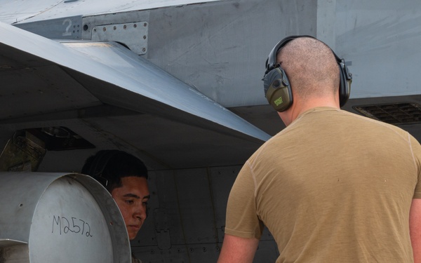 F-16s refuel during Ferocious Falcon 6 exercise