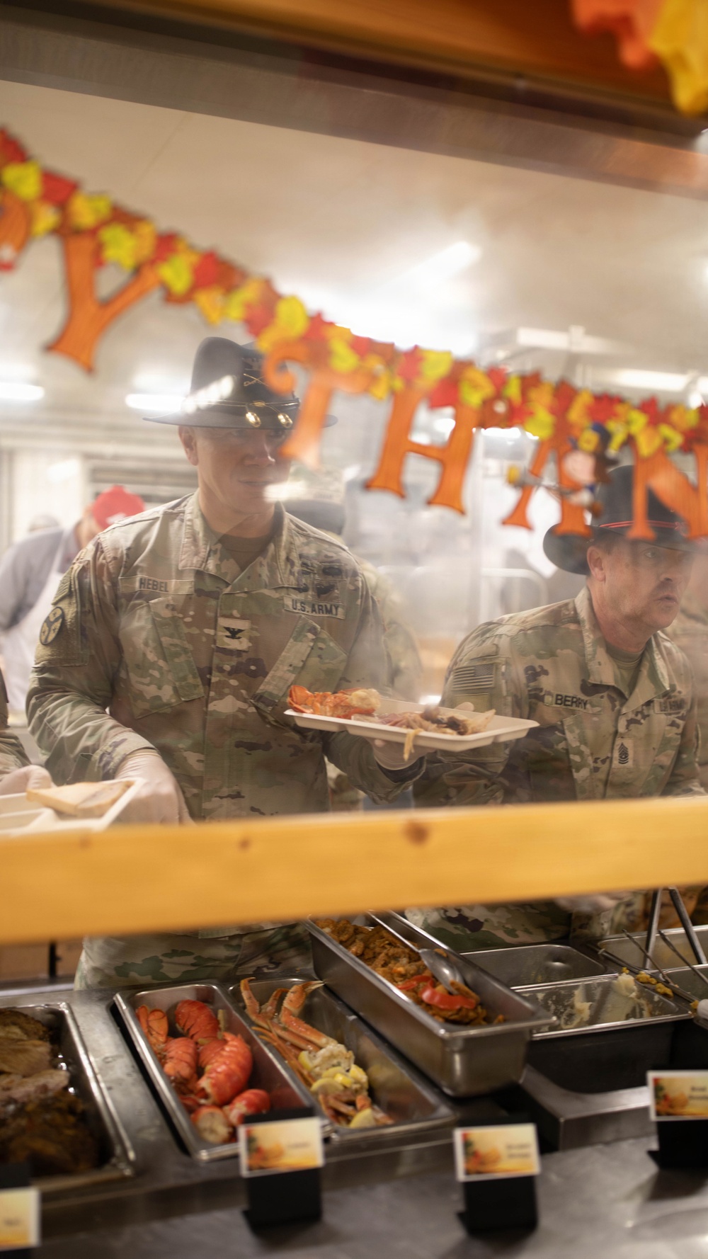 278th ACR Leadership Serves Thanksgiving Dinner