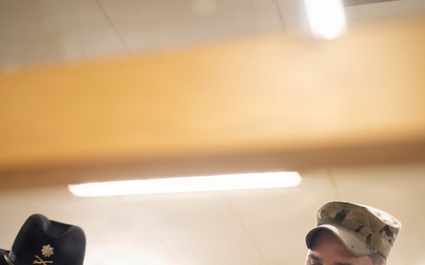 278th ACR Leadership Serves Thanksgiving Dinner