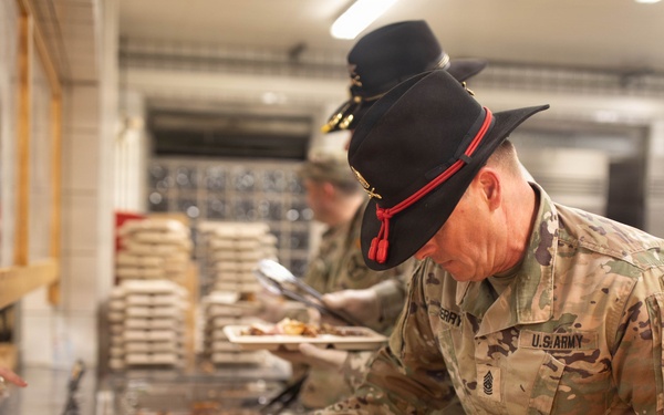 278th ACR Leadership Serves Thanksgiving Dinner