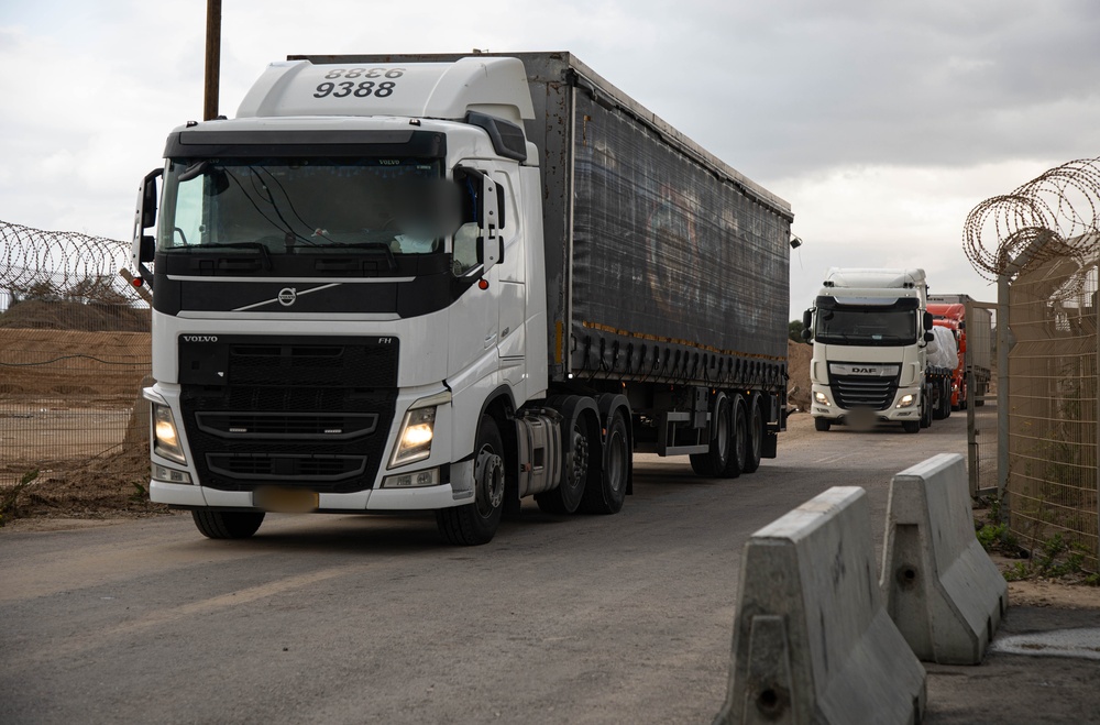 Humanitarian Aid at the Zikim Crossing