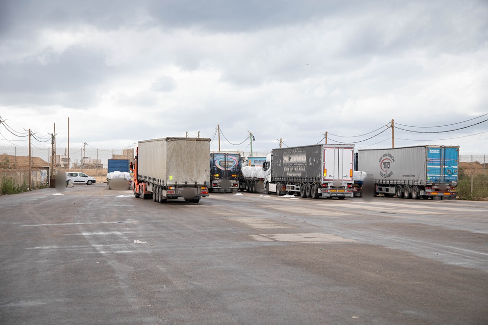 Humanitarian Aid at the Zikim Crossing