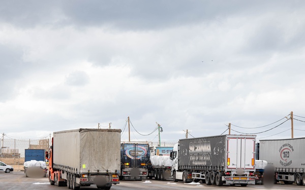 Humanitarian Aid at the Zikim Crossing