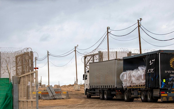 Humanitarian Aid at the Zikim Crossing