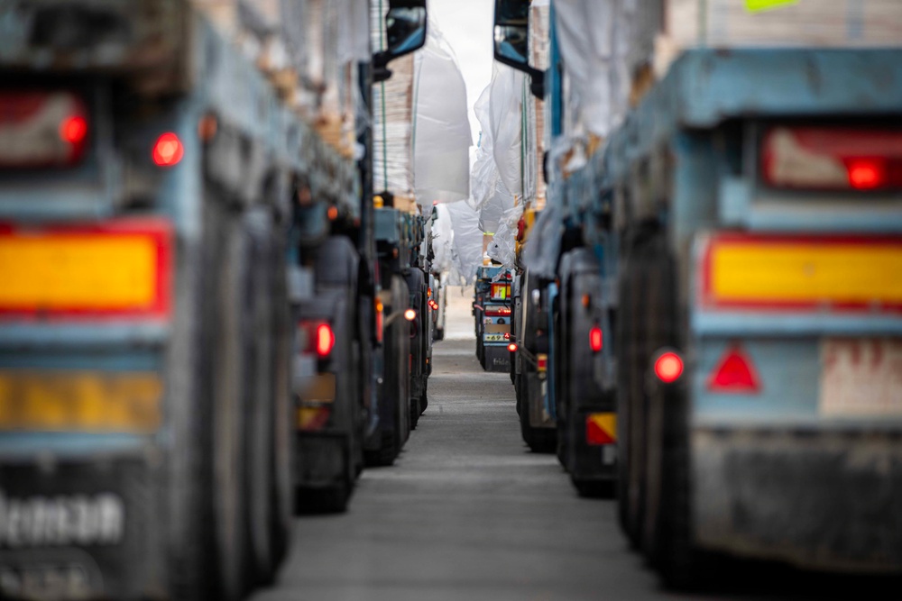 Humanitarian Aid at the Zikim Crossing