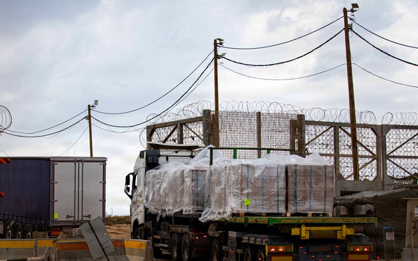 Humanitarian Aid at the Zikim Crossing
